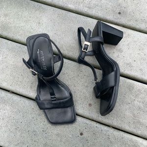Vintage 90’s Black Strapy Platform Sandals